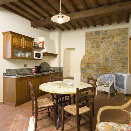 Agriturismo Campo Lungo San Donato in Poggio Pokoj fotografie