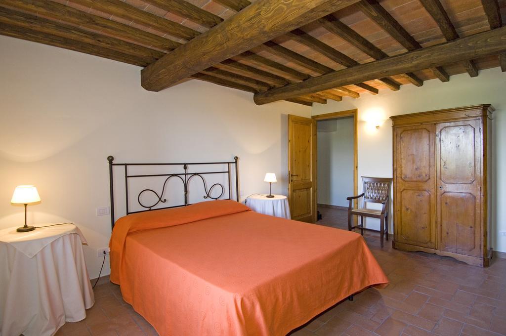 Agriturismo Campo Lungo San Donato in Poggio Pokoj fotografie