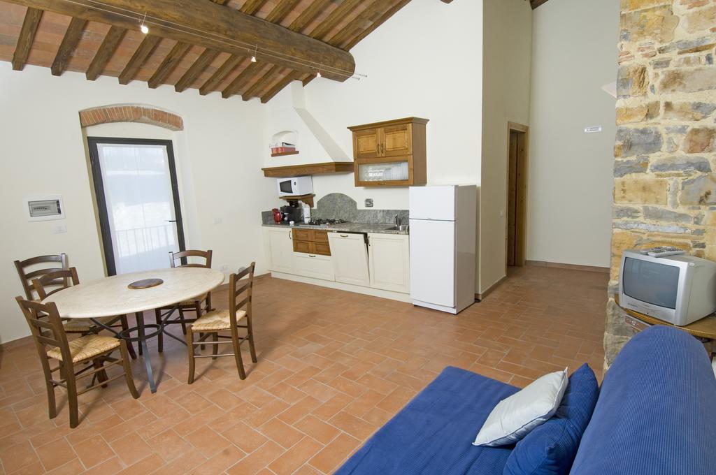 Agriturismo Campo Lungo San Donato in Poggio Pokoj fotografie