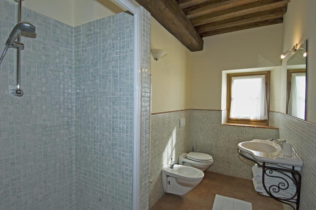 Agriturismo Campo Lungo San Donato in Poggio Pokoj fotografie